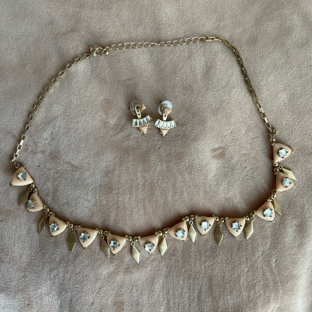 Necklace and earring set